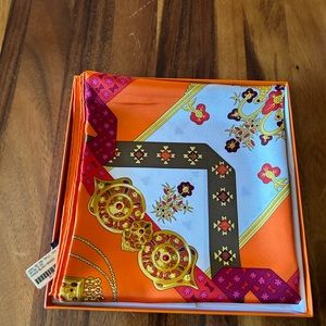 Hermes Twill Brins d’or silk scarf brand new